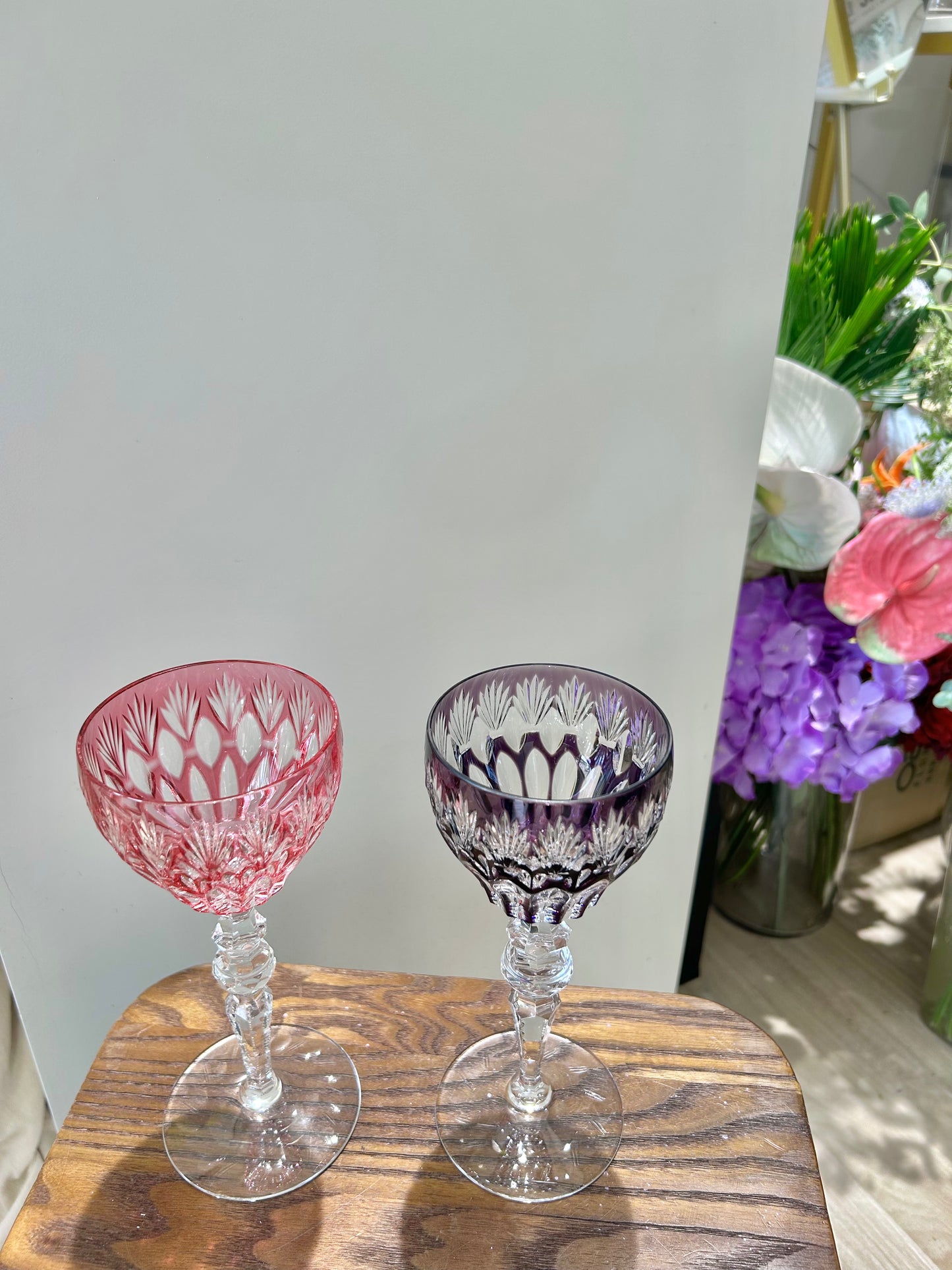 Peil & Putzler Colored Cut Crystal Wine Glass – Full-Cut Brilliance with Timeless Weight
