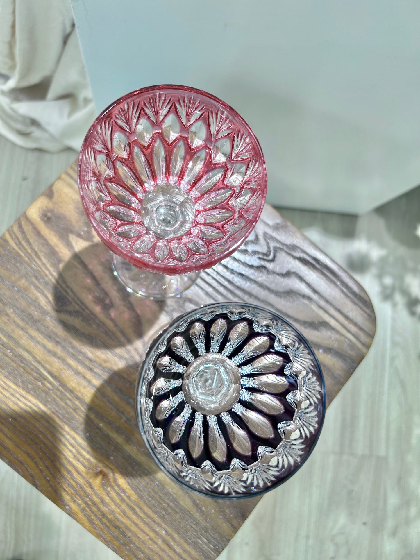 Peil & Putzler Colored Cut Crystal Wine Glass – Full-Cut Brilliance with Timeless Weight