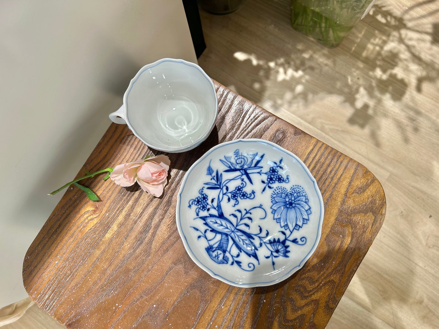 Meissen “Blue Onion” Coffee Cup and Saucer – Hand-Painted Porcelain Classic