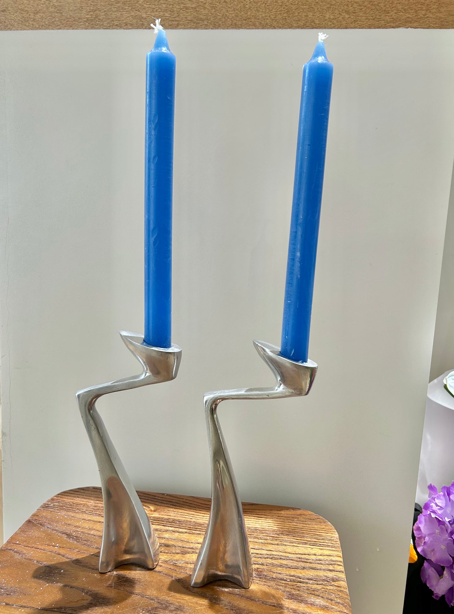 Matthew Hilton “Swan” Candle Holder – Sculptural Elegance in Solid Metal, Modern British design with organic fluidity