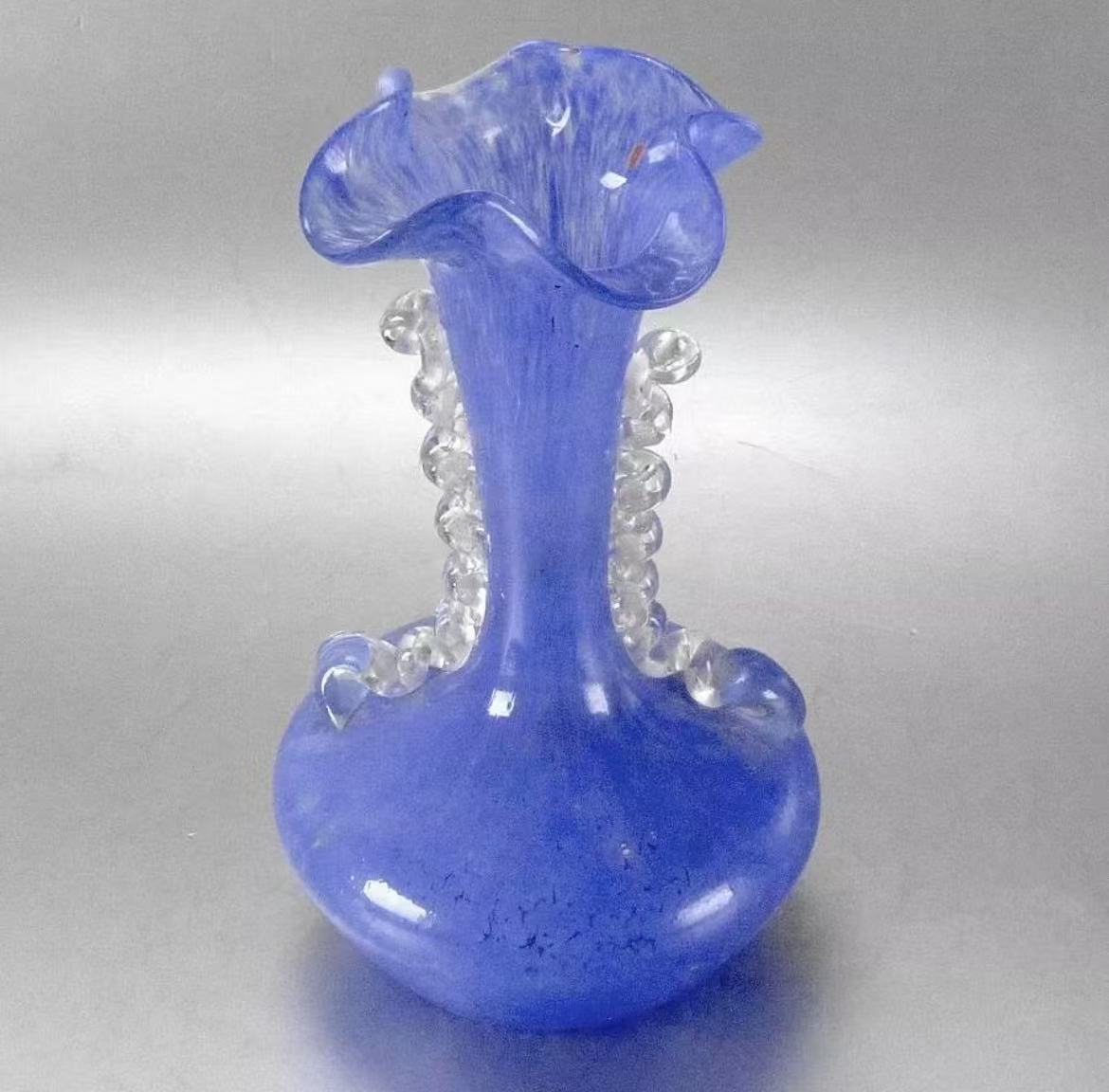 Murano Blue Table Vase – Small but Refined, with Clear Swirl Detail