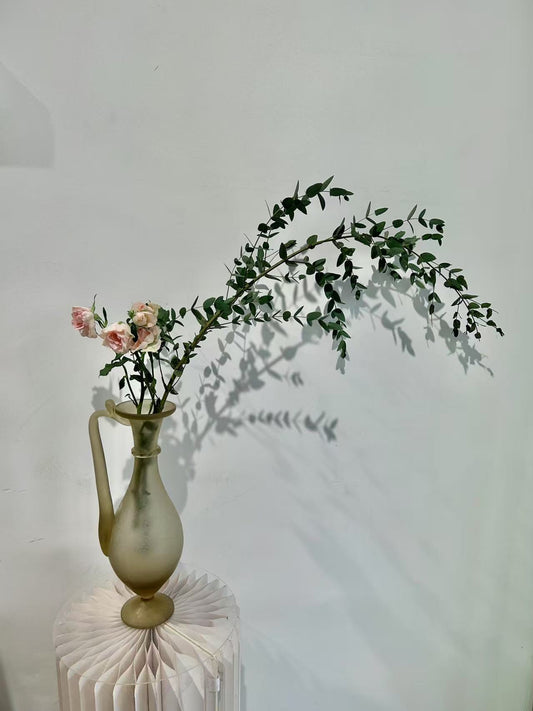 Scavo-Style Frosted Glass Vase – Subtle Elegance with an Ancient Soul