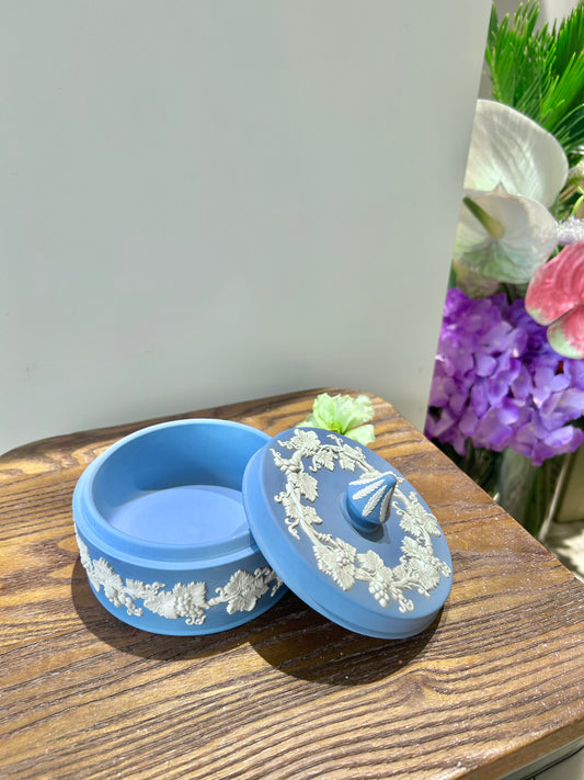 Wedgwood Blue Jasperware Lidded Storage Jar – Classical Relief Motif  · Neoclassical Elegance