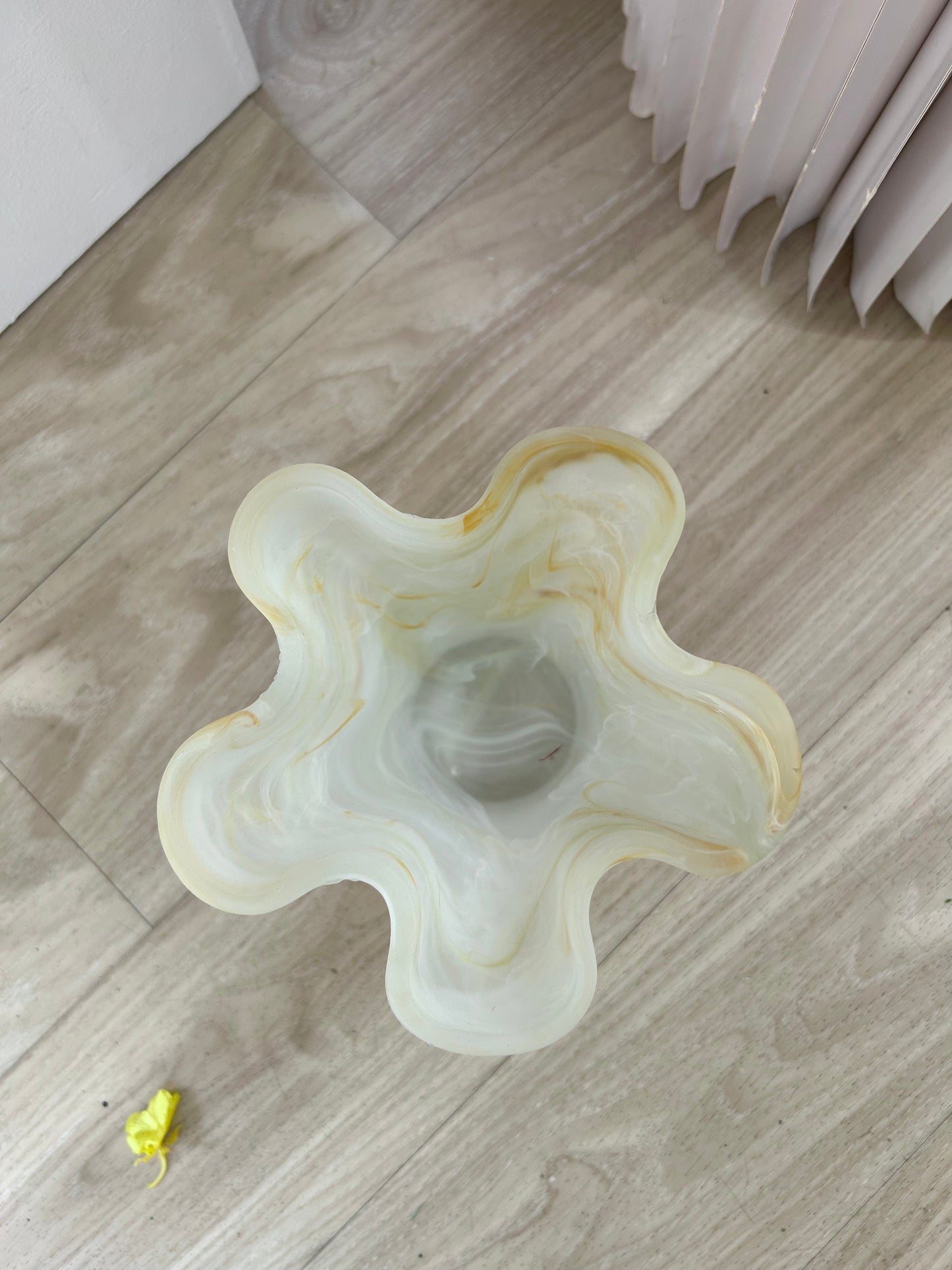 Opalescent Marble-Textured Petal Vase – Sculptural Elegance in Glass