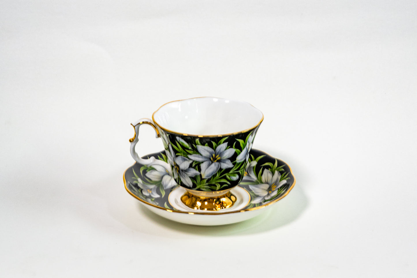 Royal Albert Provincial Flowers Teacup & Saucer Set — English Garden Elegance