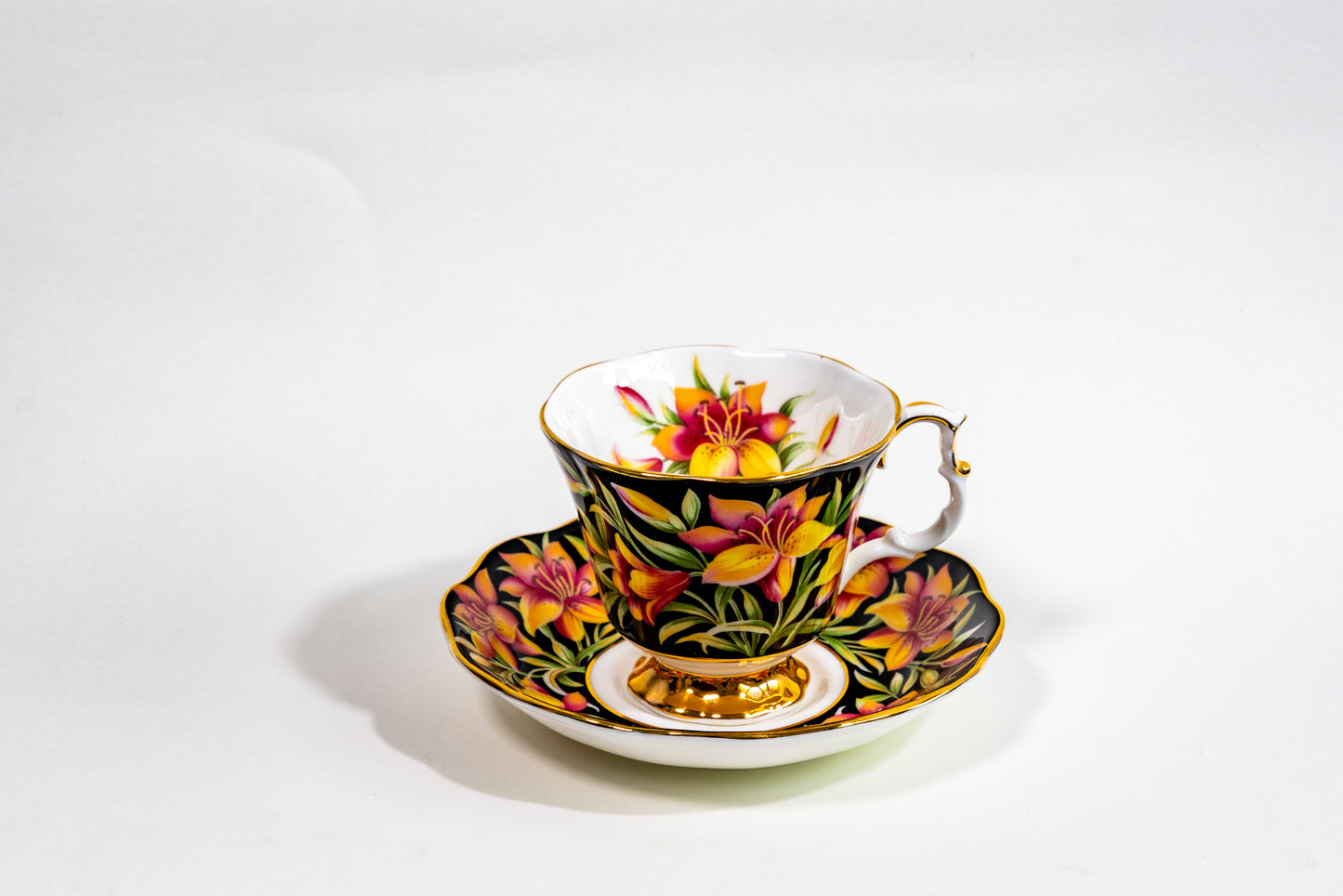 Royal Albert Provincial Flowers Teacup &amp; Saucer Set — English Garden Elegance