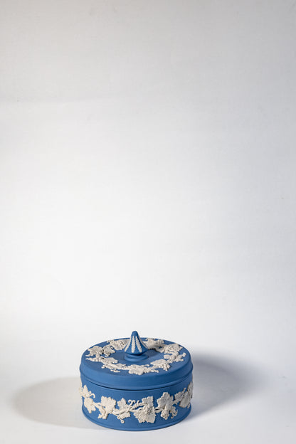 Wedgwood Blue Jasperware Lidded Storage Jar – Classical Relief Motif  · Neoclassical Elegance
