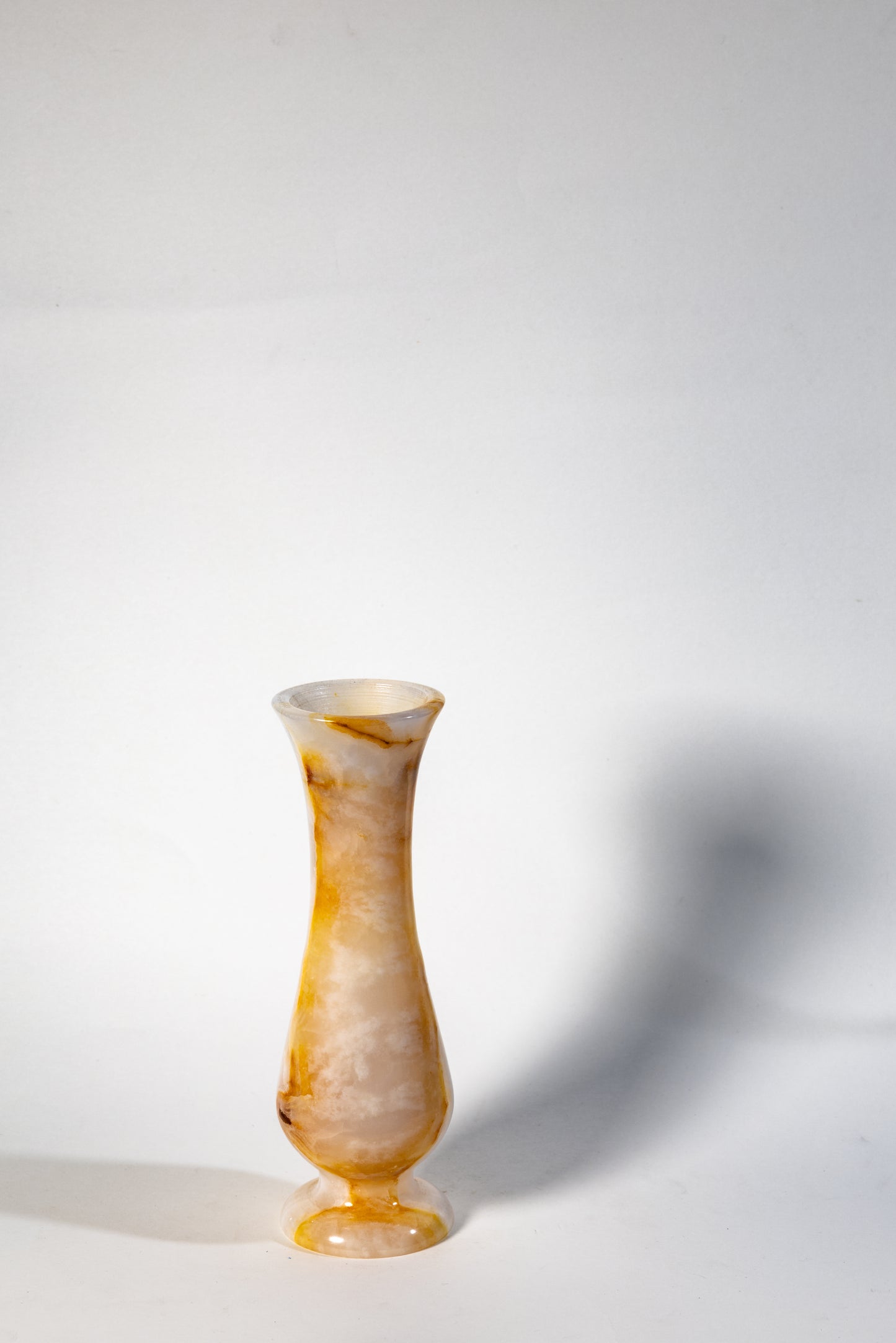 Alabastro – Honey Onyx Fluted Vase