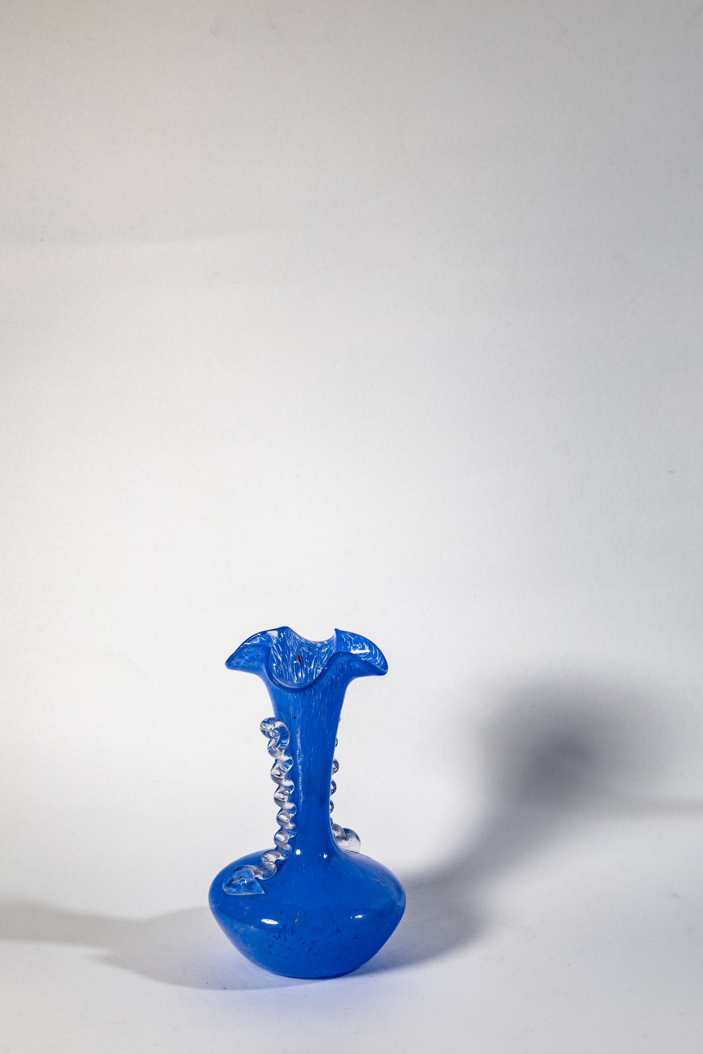 Murano Blue Table Vase – Small but Refined, with Clear Swirl Detail