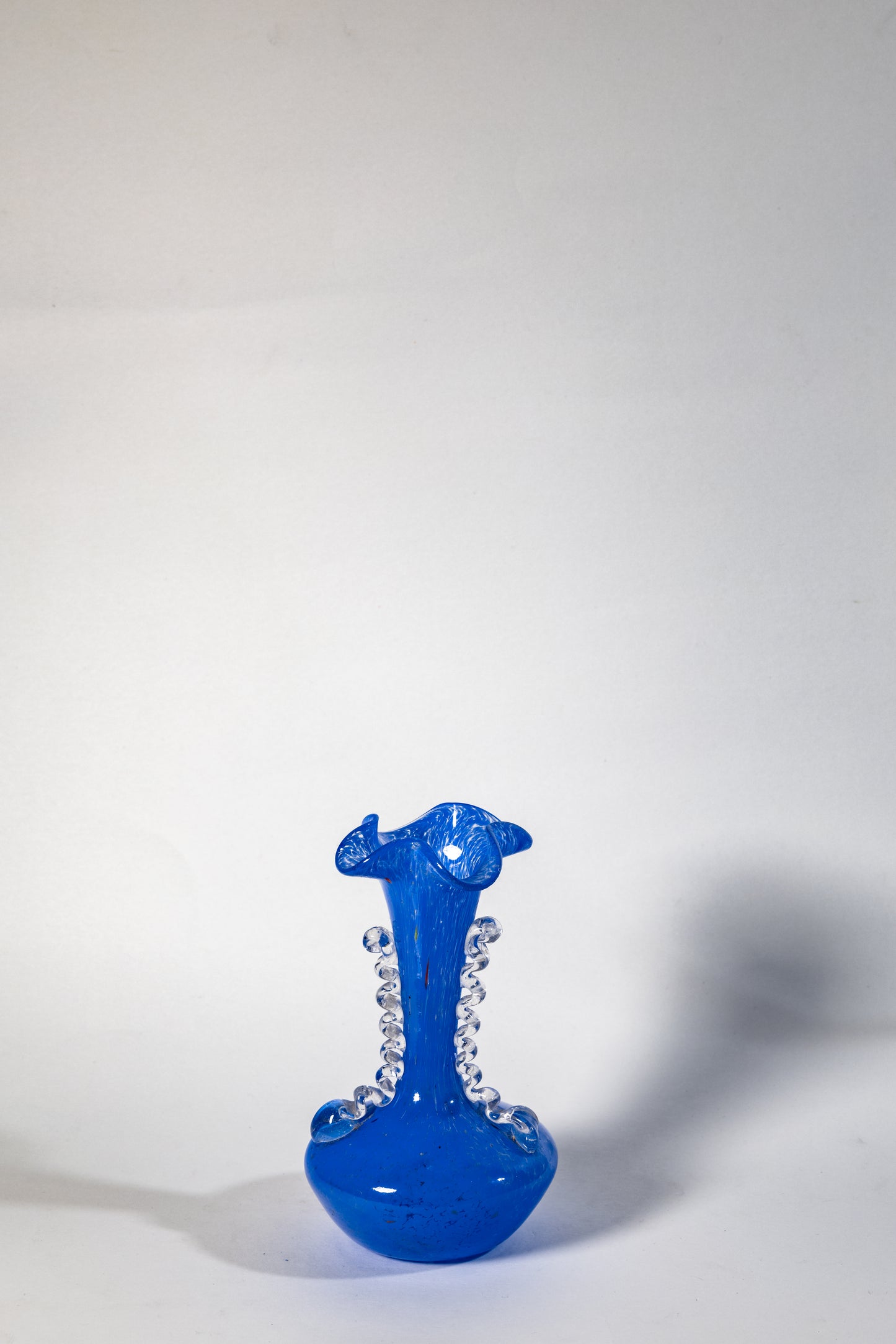 Murano Blue Table Vase – Small but Refined, with Clear Swirl Detail