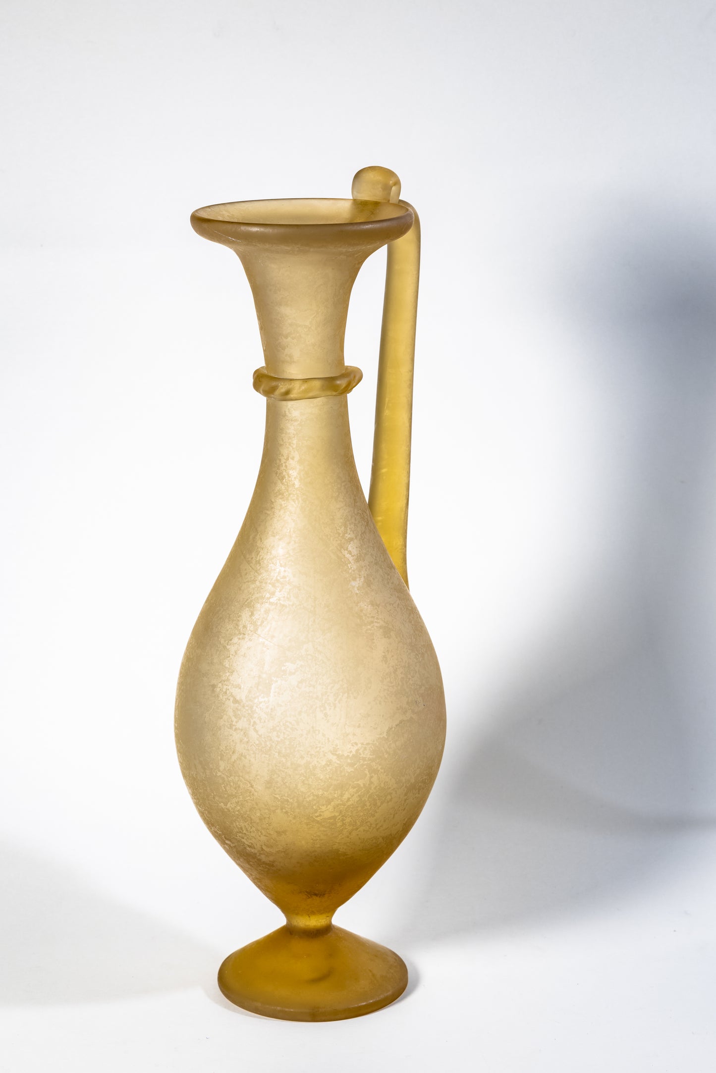 Scavo-Style Frosted Glass Vase – Subtle Elegance with an Ancient Soul